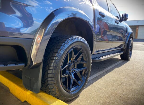 Wheel & Tyre Fitout
